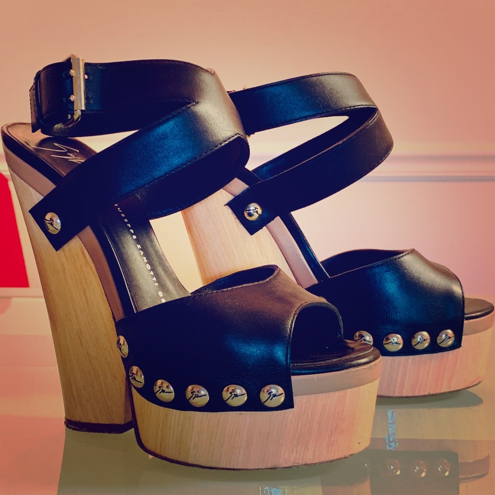 Authentic GIUSEPPE ZANOTTI PLATFORM SANDAL 👡DOPE